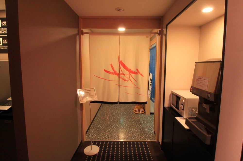Apa Hotel Tsubamesanjo Ekimae Buitenkant foto