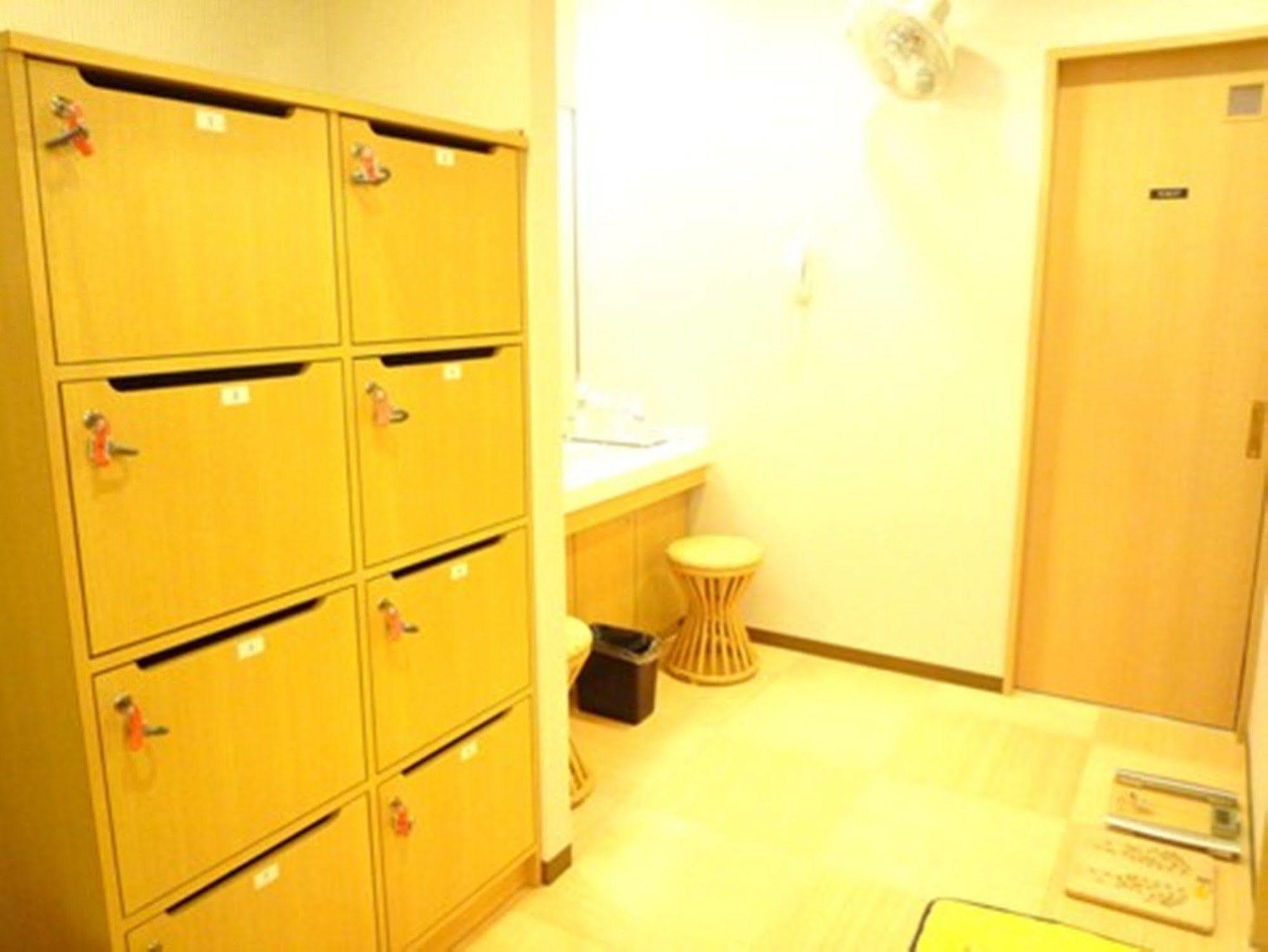 Apa Hotel Tsubamesanjo Ekimae Buitenkant foto